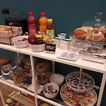 Alojamento de Acomodação e Pequeno-almoço Gea Nápoles